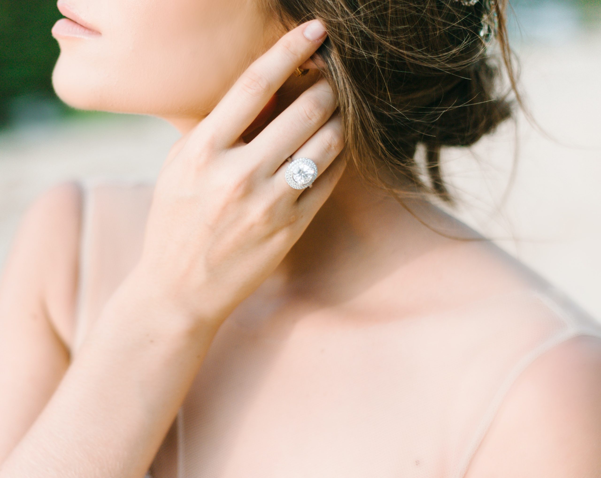 Biżuteria damska na ślub – jaką wybrać?