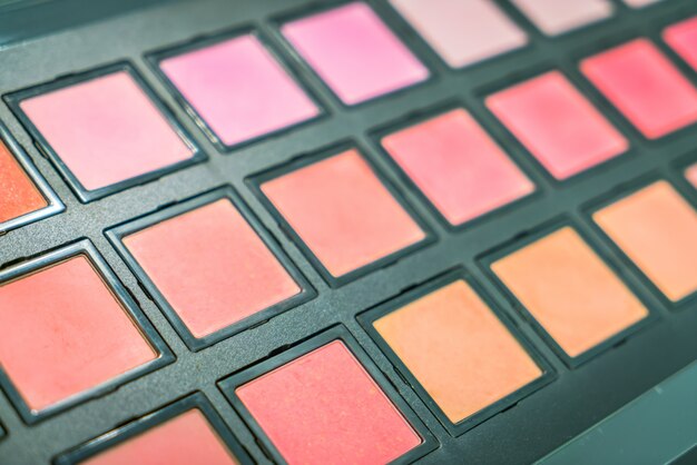 Jakie kolory najlepiej podkreślają Twój typ urody?