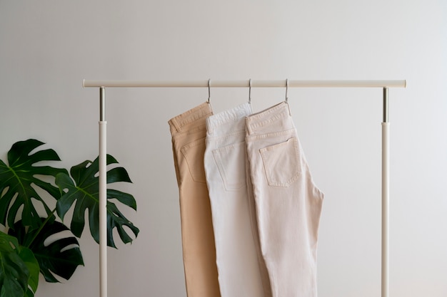 Sekrety tworzenia kapsułowej garderoby dla każdej sylwetki